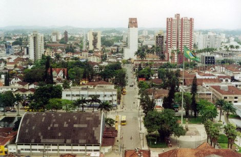 By Fernando Dall'Acqua (Flickr) [CC-BY-2.0 (http://creativecommons.org/licenses/by/2.0)], via Wikimedia Commons